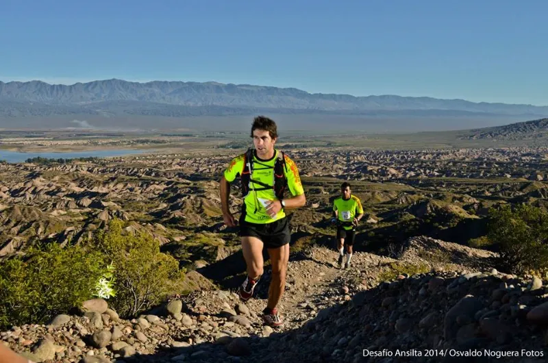 Rafa en los primeros kilometros de carrera. Foto: Osvaldo Noguera