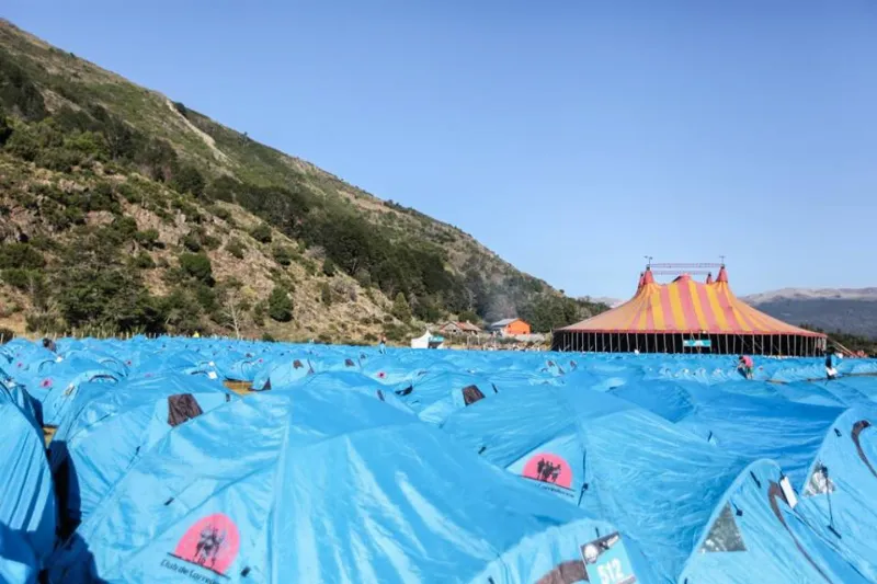 Las carpas de Circo fueron punto de encuentro y comedor para los corredores, siempre limpias y bien atendidas por los voluntarios